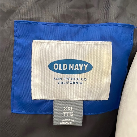 Old Navy Black and Gray Quilted Puffer Vest - Picture 2 of 3